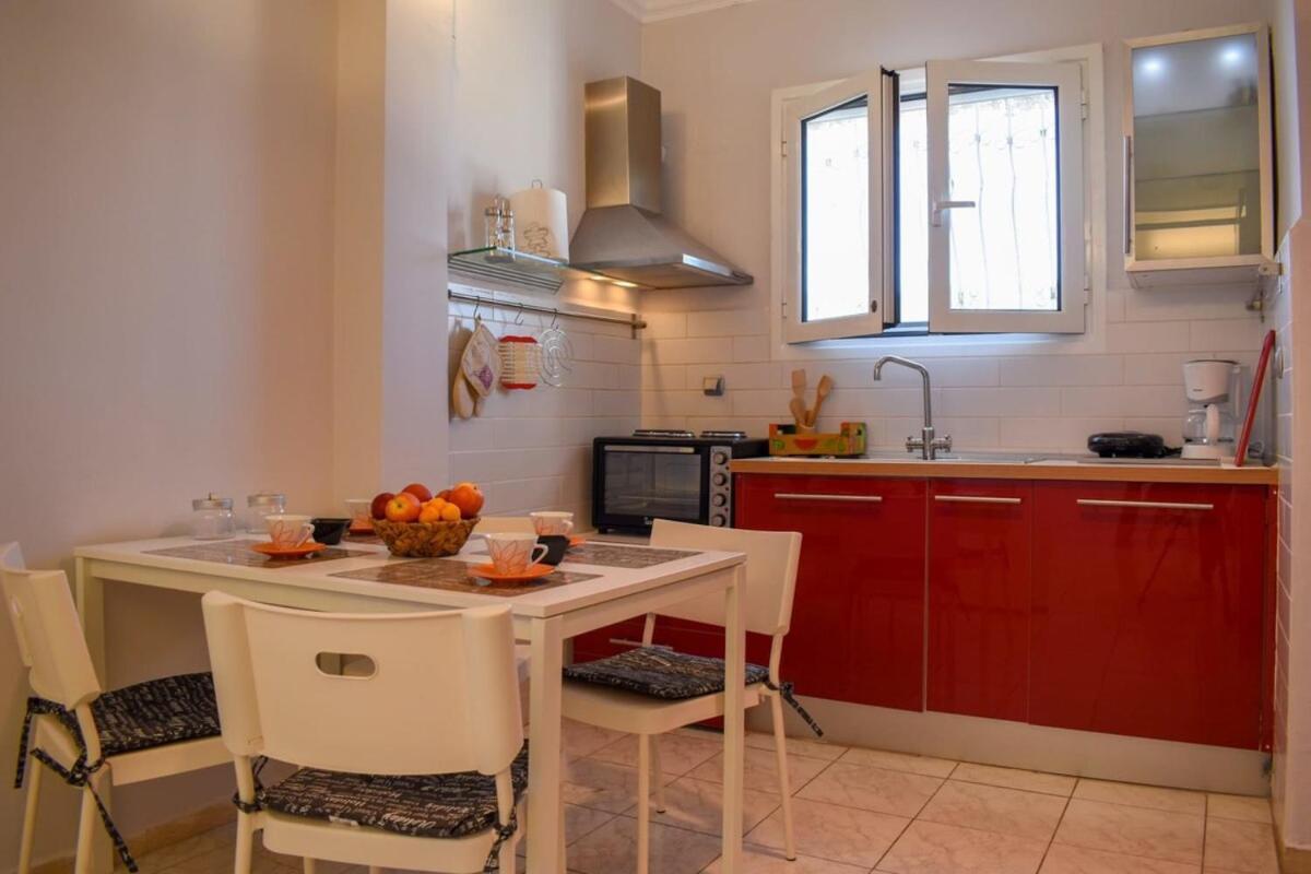 הוילה קלמאטה Cozy Flat On The Main Square, 10Min To The Sea מראה חיצוני תמונה