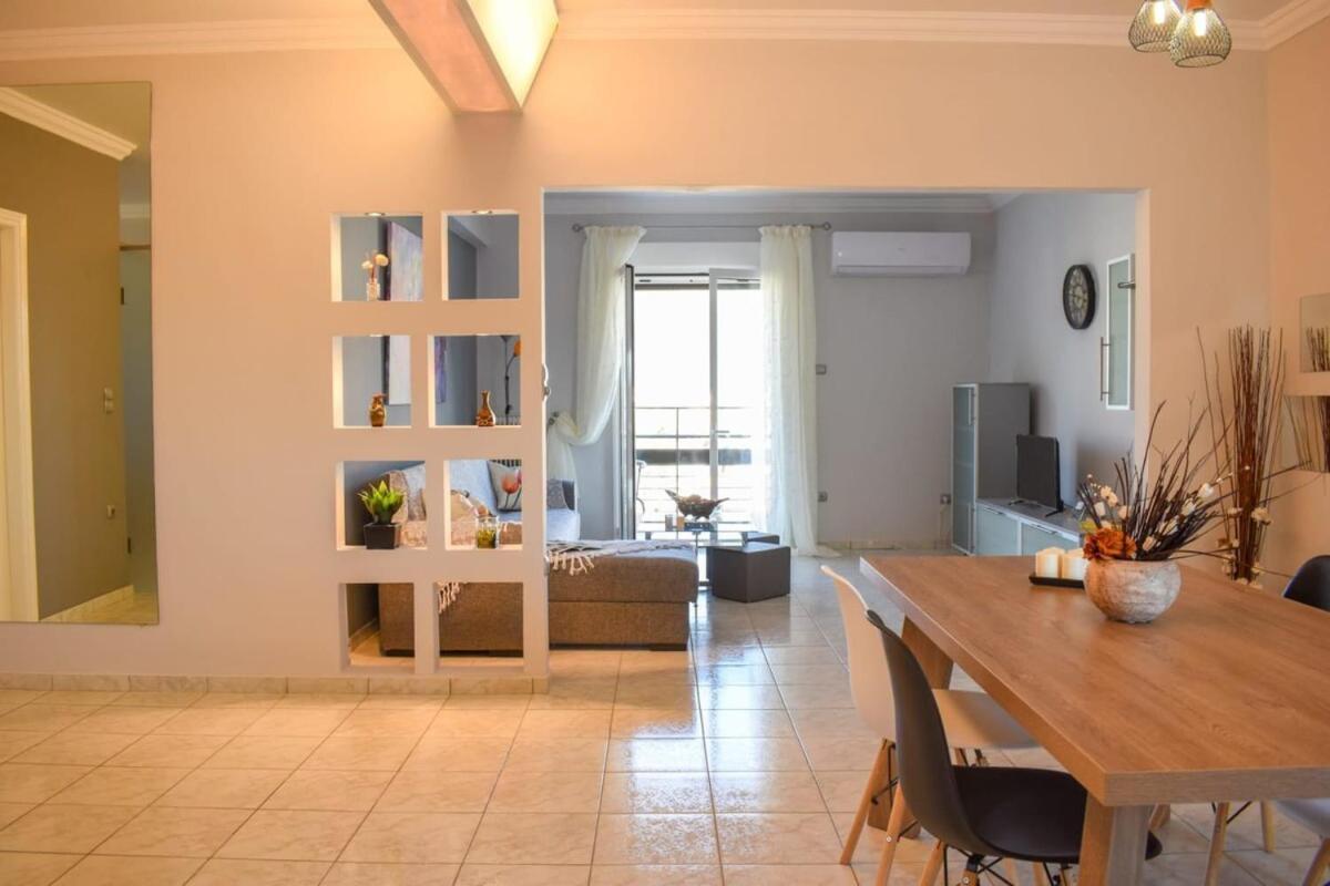 הוילה קלמאטה Cozy Flat On The Main Square, 10Min To The Sea מראה חיצוני תמונה