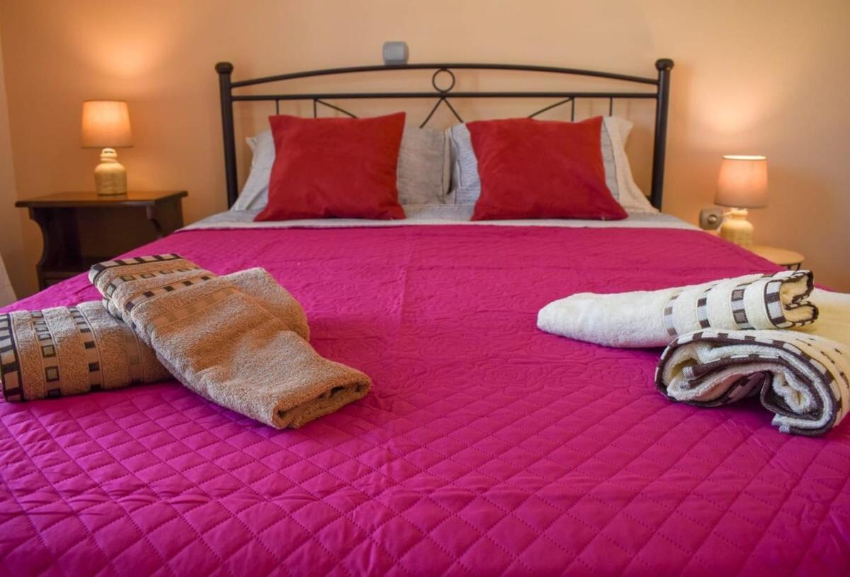 הוילה קלמאטה Cozy Flat On The Main Square, 10Min To The Sea מראה חיצוני תמונה