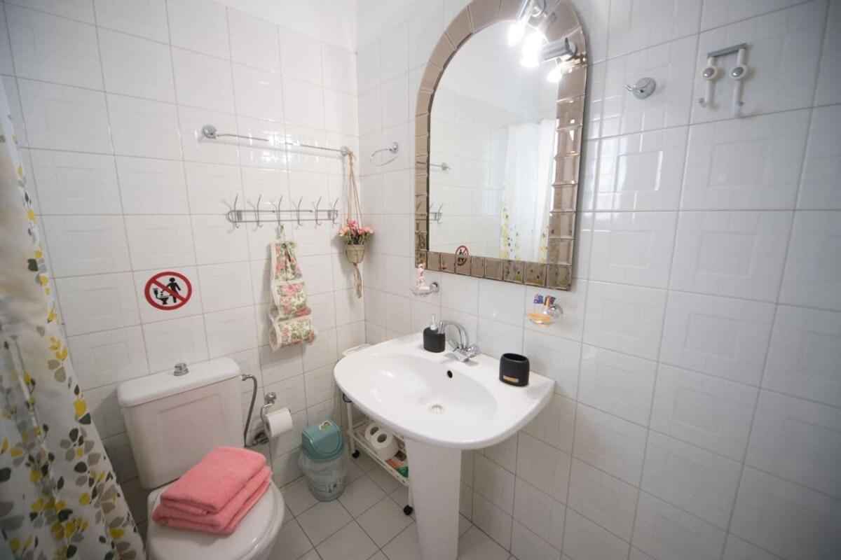 הוילה קלמאטה Cozy Flat On The Main Square, 10Min To The Sea מראה חיצוני תמונה